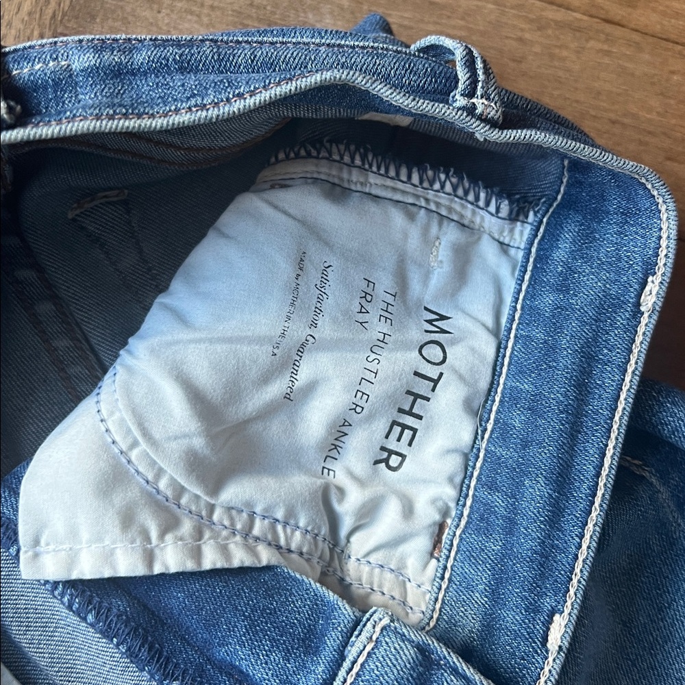 MOTHER DENIM Hustler Ankle Fray Satisfaction Guaranteed - Picture 4 of 7